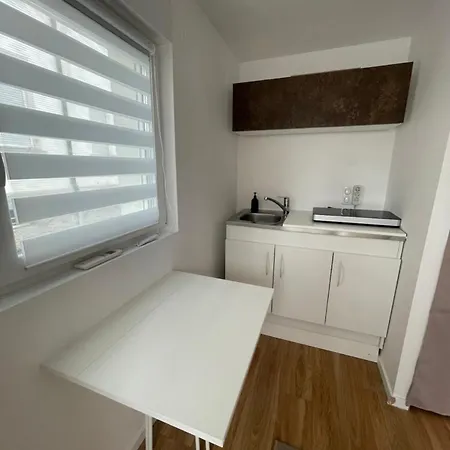 Au Calme A Gare Appartement *